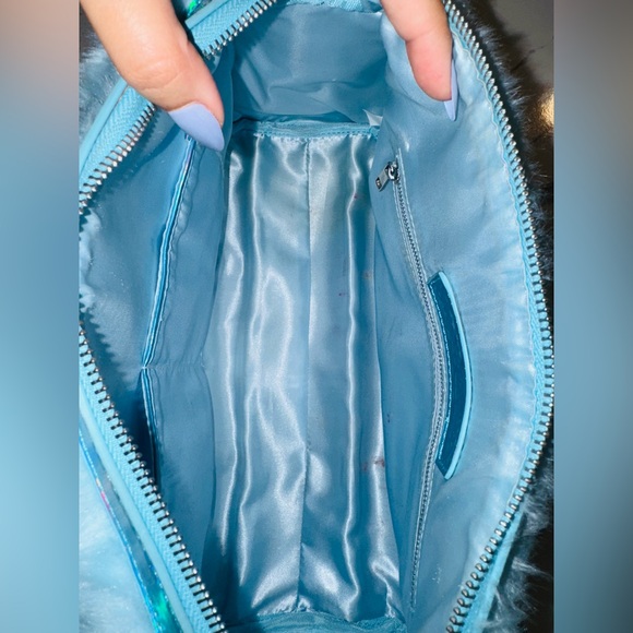 Rare Sugar Thrillz Small Blue Holographic Fur Duffel Bag Tote - Picture 8 of 12